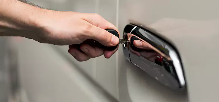 Why Choose Our Auto Locksmith Team in Clinton, IA?